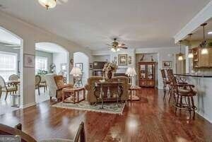Building Photo - 232 Begonia Ct