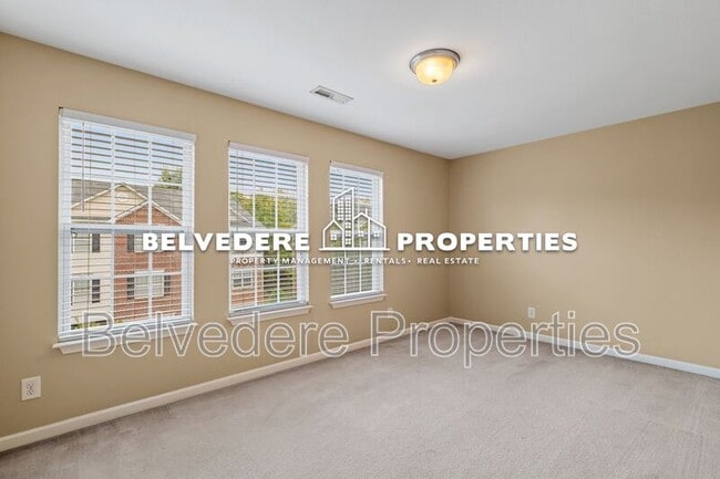 Building Photo - 39 Ackland Dr