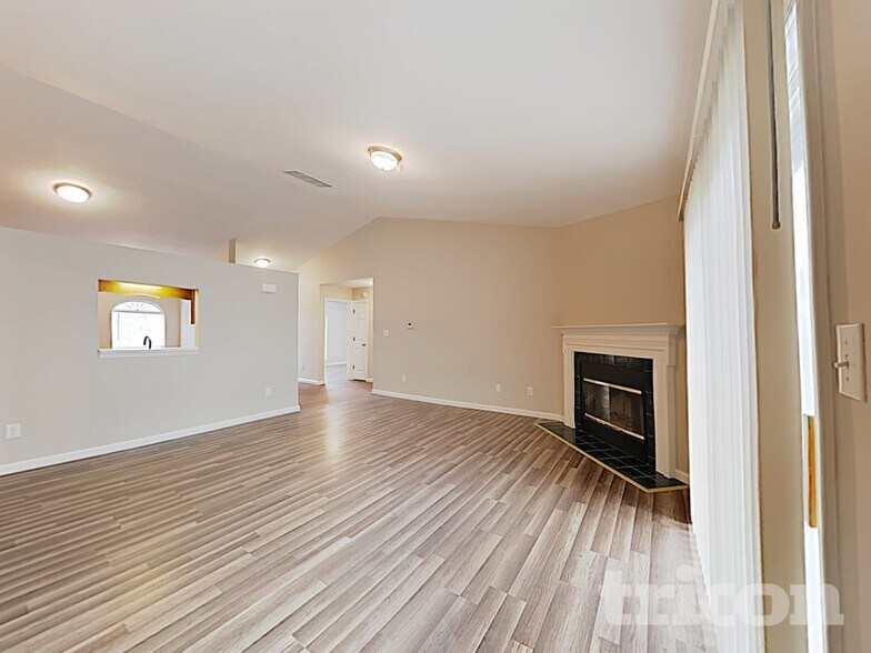 Building Photo - 2238 Leaf Dr