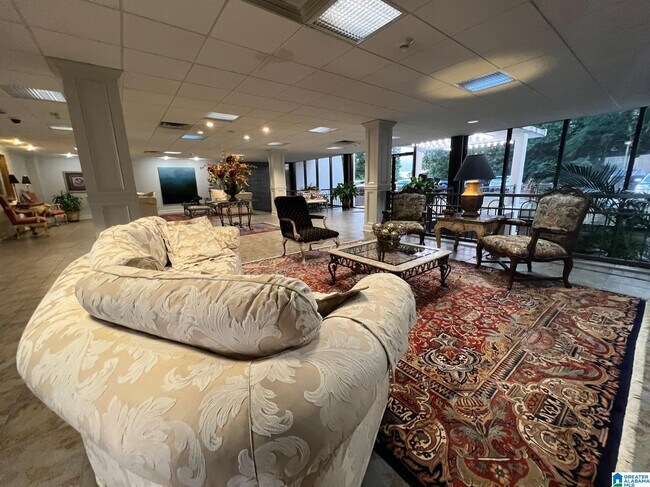 Building Photo - 1120 Beacon Pkwy W