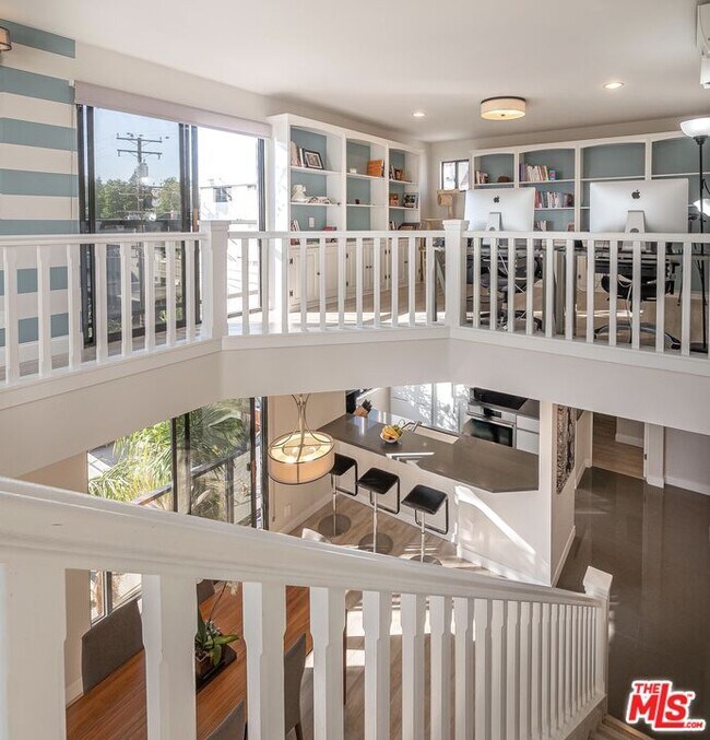 Building Photo - 833 Ocean Ave