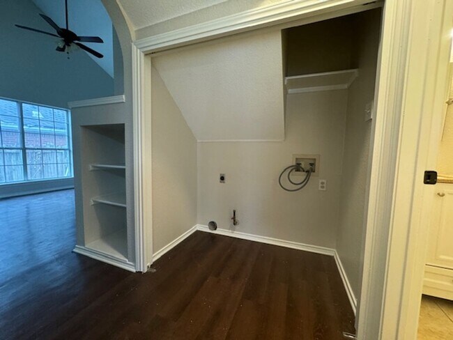 Building Photo - Updated Austin's Colony 4 bedroom 2.5 bath...