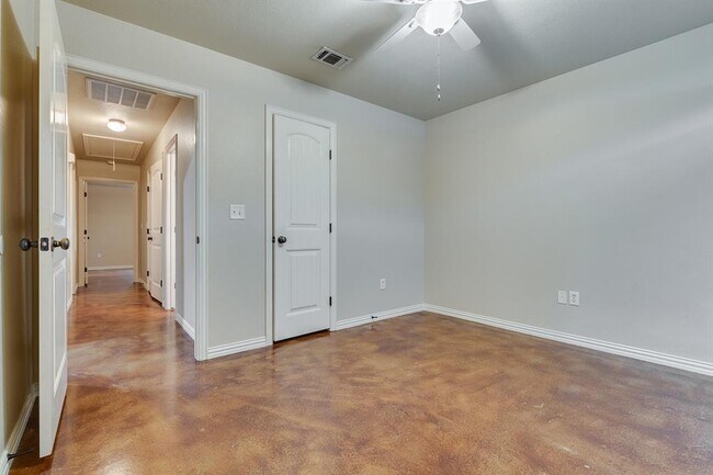 Building Photo - 102 Jolin Ln