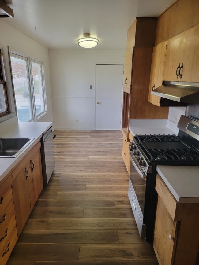 Building Photo - 1702 Edgar St