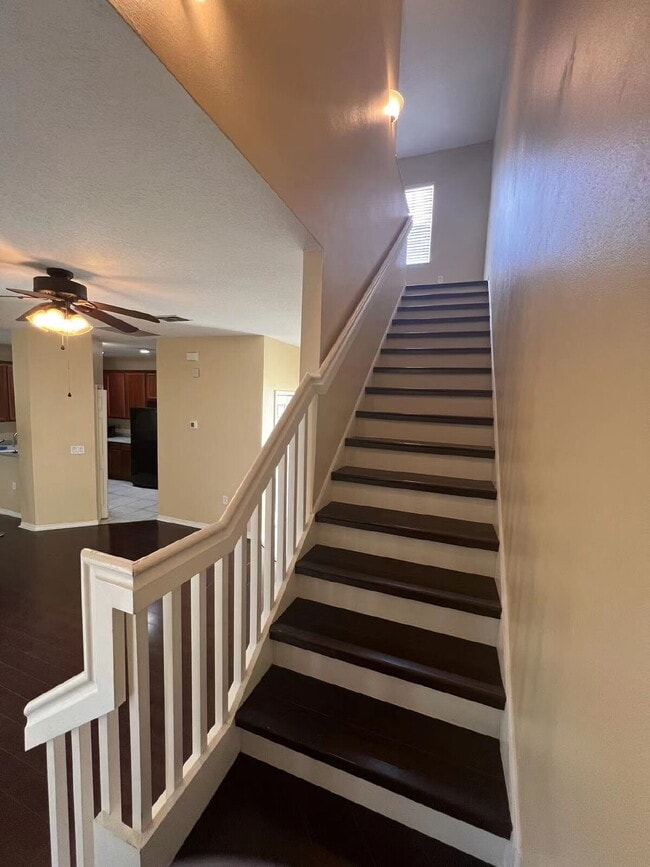 Building Photo - 8528 Sandpiper Ridge Ave