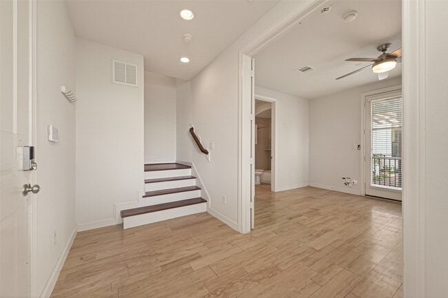 Building Photo - 3217 Maxroy St