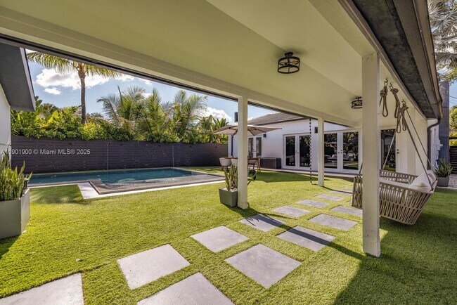 Building Photo - 901 NW 7th Street Rd