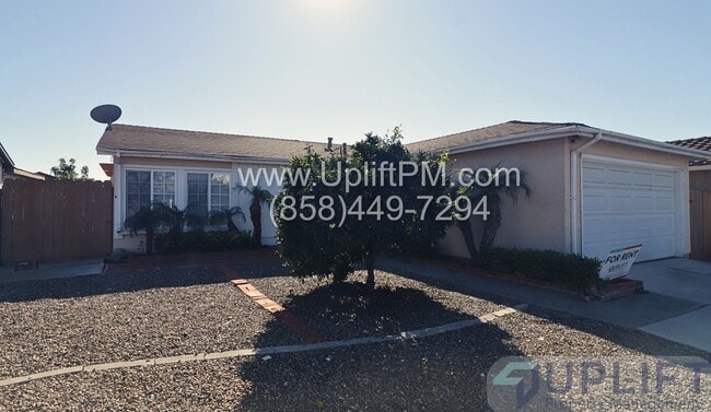 Building Photo - 4 Bedroom 2 Bath Home in the Heart of Mira Mesa.