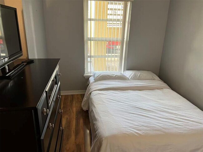 Building Photo - 2812 Club Cortile Cir