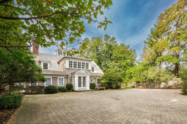 Building Photo - 66 Ram Island Dr