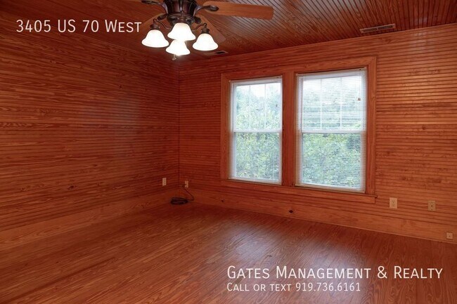 Building Photo - Need to have close access to the interstate?