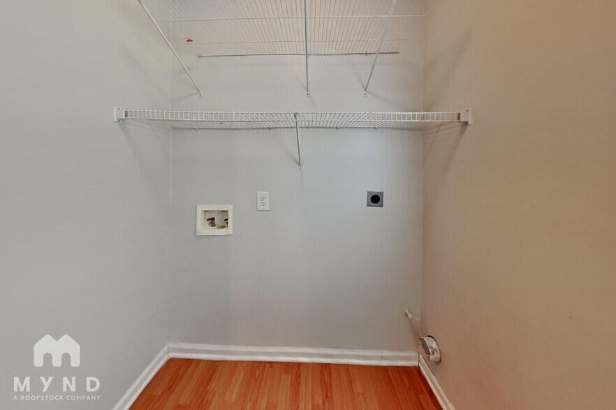 Building Photo - 10851 Southshore Ct