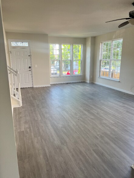 Building Photo - 2208 William Harris Way