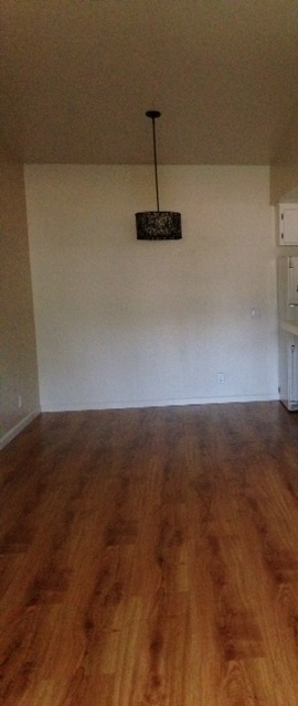 Pergo Wood Floor, Bed #2 - 2425 Cranston Dr