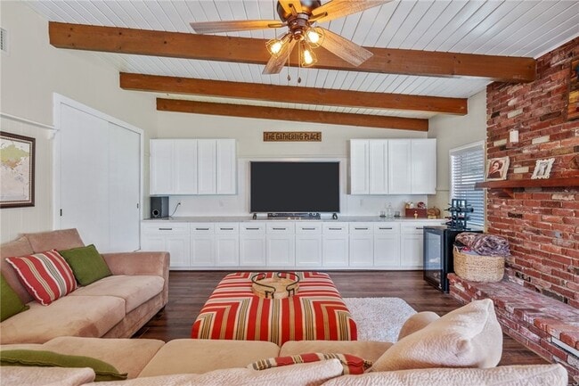 Building Photo - 926 N San Gabriel Ave