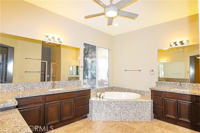 Building Photo - 1653 Honors Cir