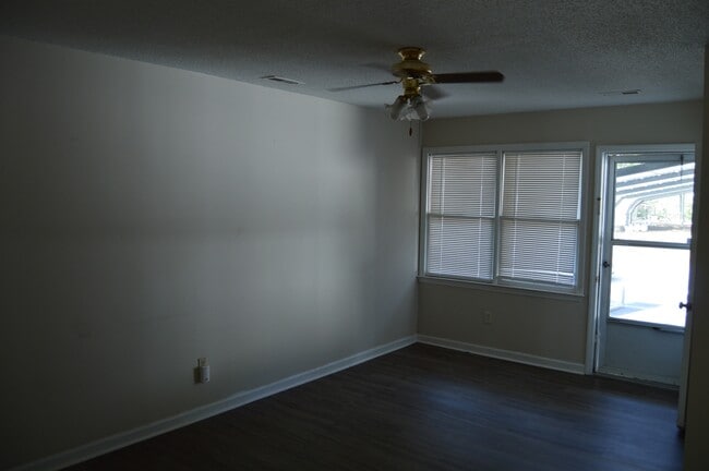 Building Photo - 311 Vance St