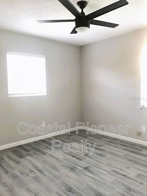 Building Photo - 6405 S Roberts Ave