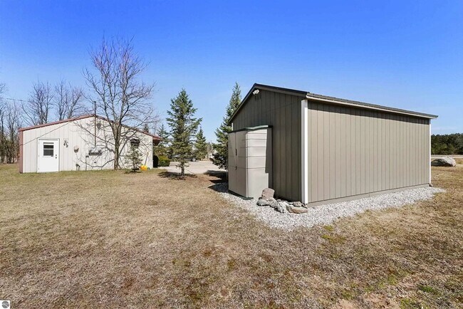 Building Photo - 5093 M-37