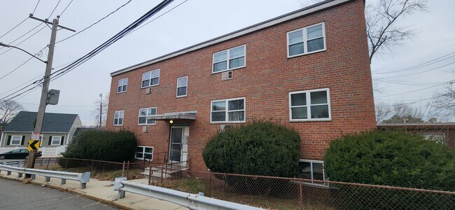 Building Photo - 5 Waldemar Ave