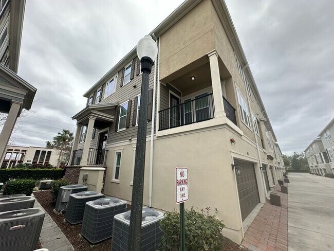 Building Photo - Stunning Three-Story Townhome, Located in the Heart of Altamonte Springs!