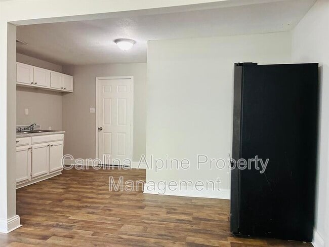 Building Photo - 113 Bingo Ln