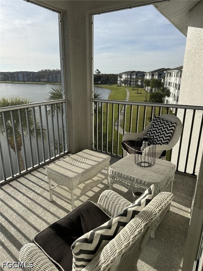 Building Photo - 10361 Butterfly Palm Dr