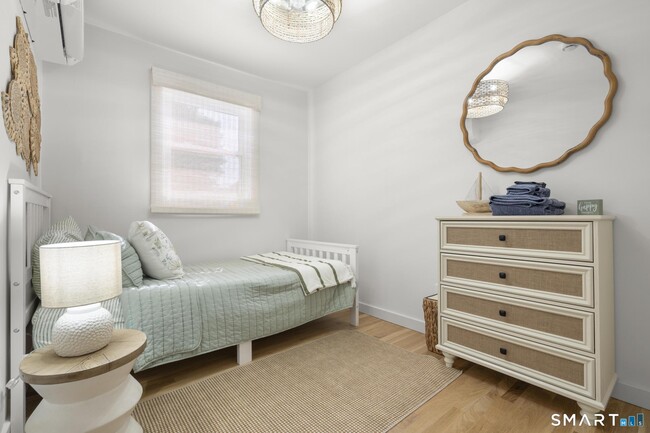 Building Photo - 1742 Boston Post Rd