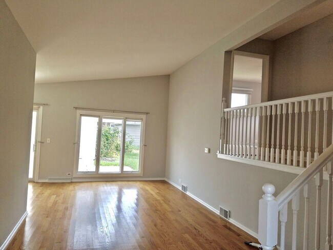 Building Photo - 2626 Pauline Ave