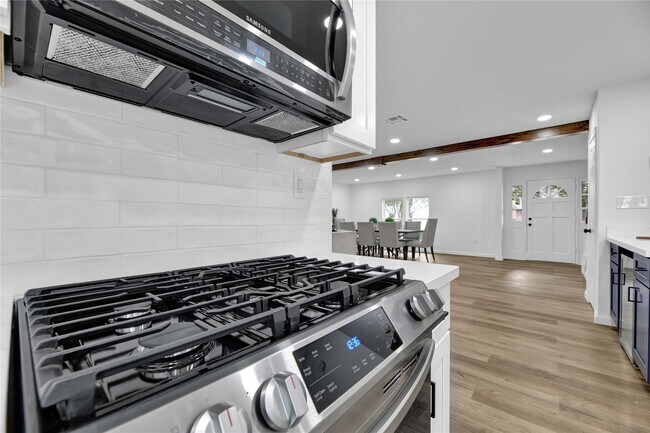 Building Photo - 2726 Stetson Ln