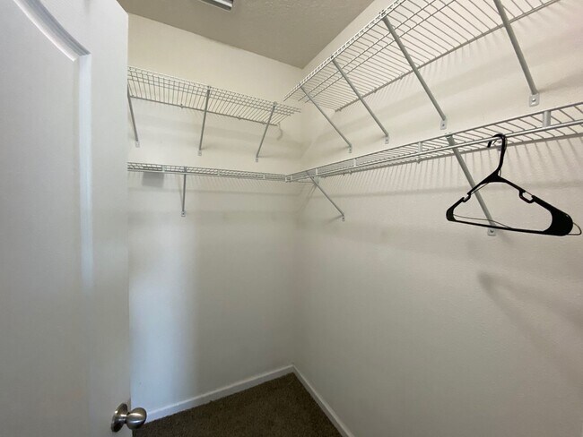 Building Photo - Beautiful 2 bedroom, 2 bathroom condo for ...