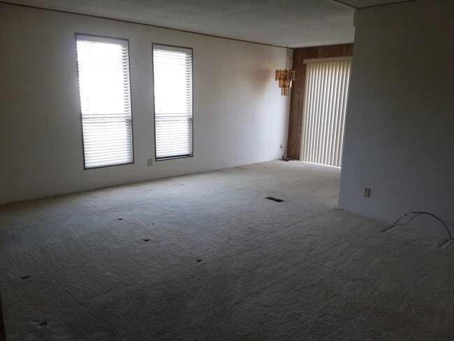 Building Photo - 2 Bedroom/2 Bath Modular Home Available Now!