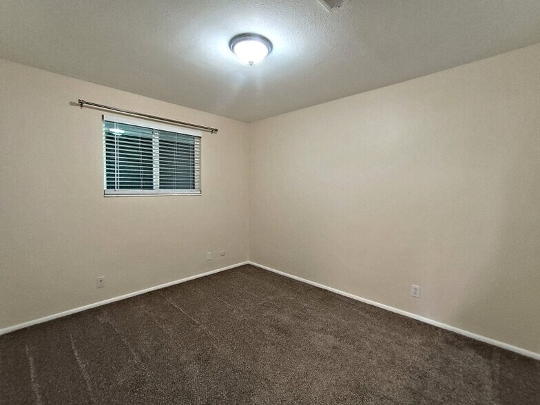 Building Photo - 4536 S 1900 W