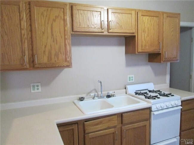 Building Photo - 418 Cross St