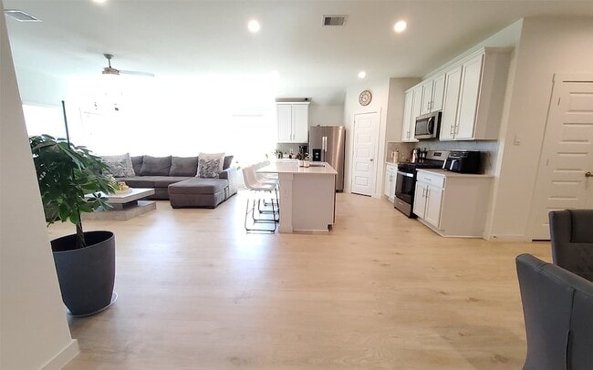 Building Photo - 31731 Hallington Hl Ln