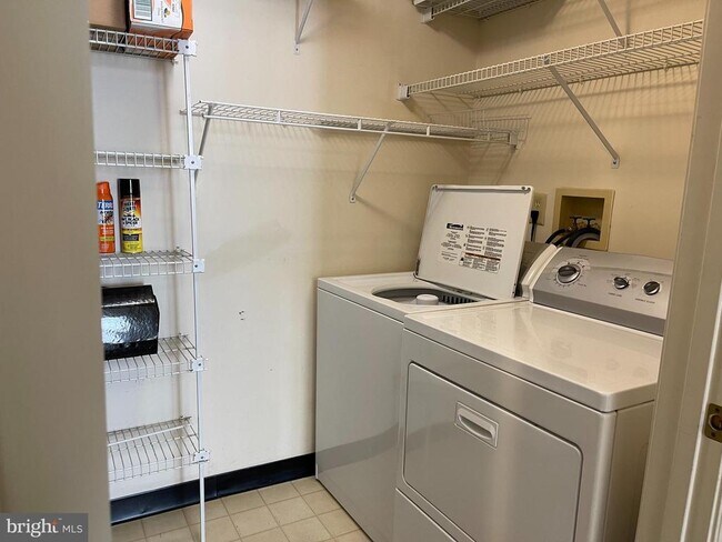 Building Photo - 2452 Apple Blossom Ln