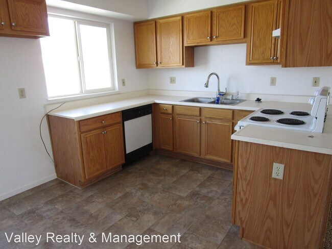 Building Photo - 121 Palmer Ct