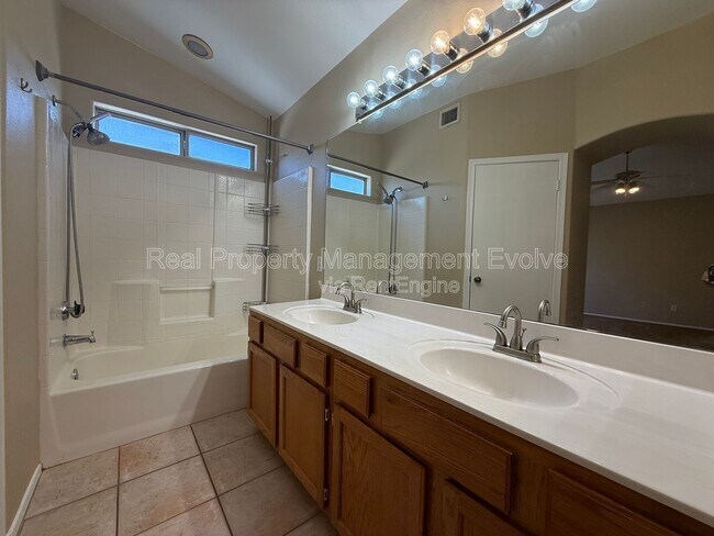 Building Photo - 17215 N 46th Pl