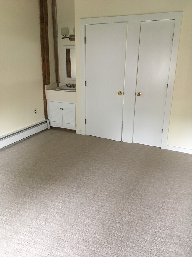 Building Photo - 33 Medford St