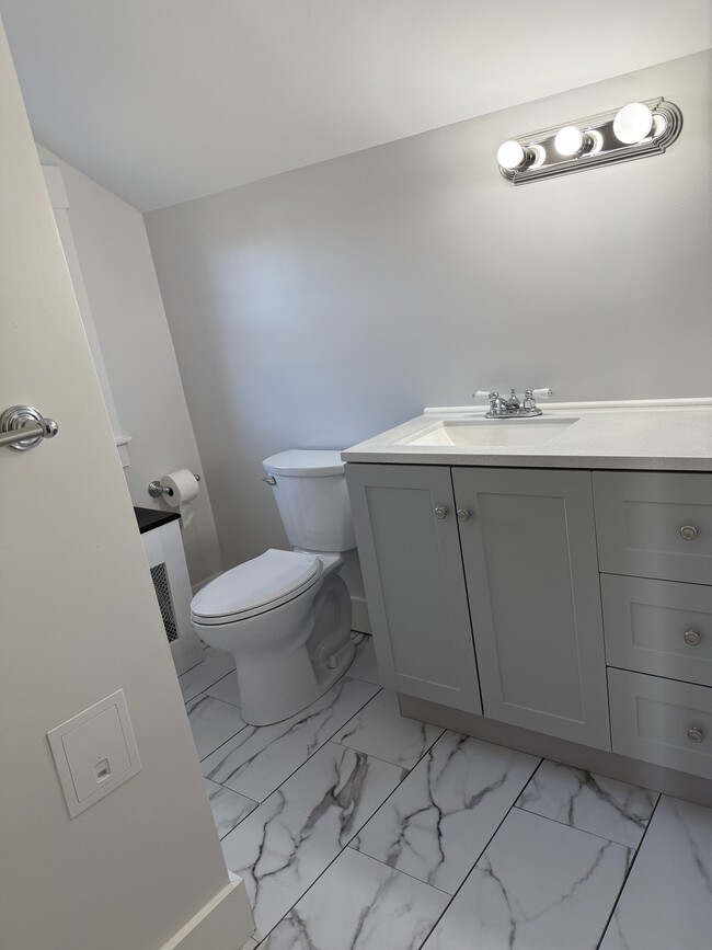 Building Photo - 13 Pressey Ct