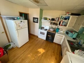 Building Photo - 217 N 28th Ave W