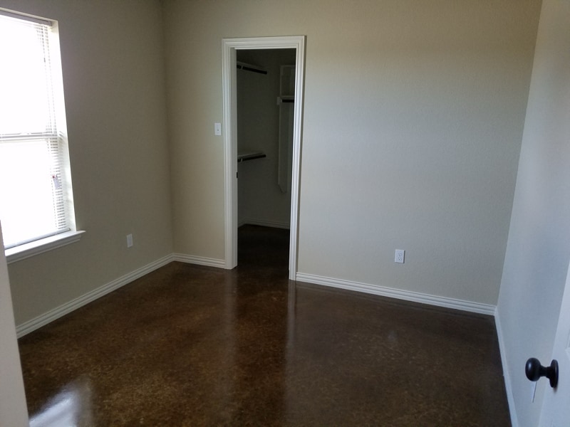 Building Photo - 127 Crossfire Ct