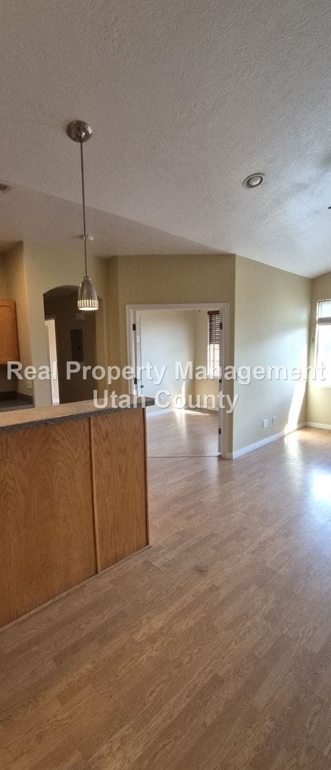 Building Photo - Pemberley HOA Condo, Close to the Clubhouse