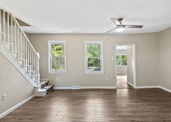 Building Photo - 107 Bayberry Ave