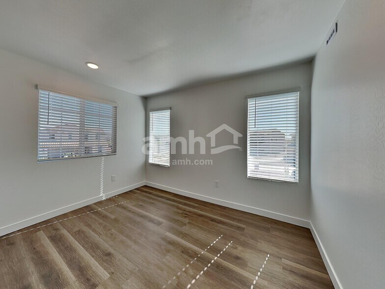 Building Photo - 25819 N 184th Dr