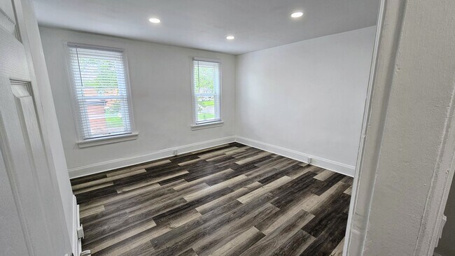 Building Photo - 1417 Gault St