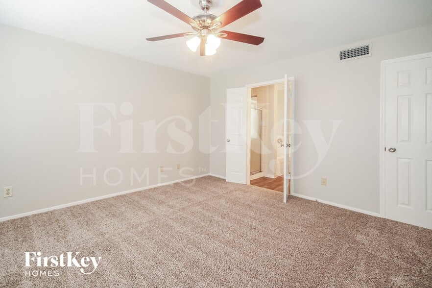 Building Photo - 14703 St Cloud Dr