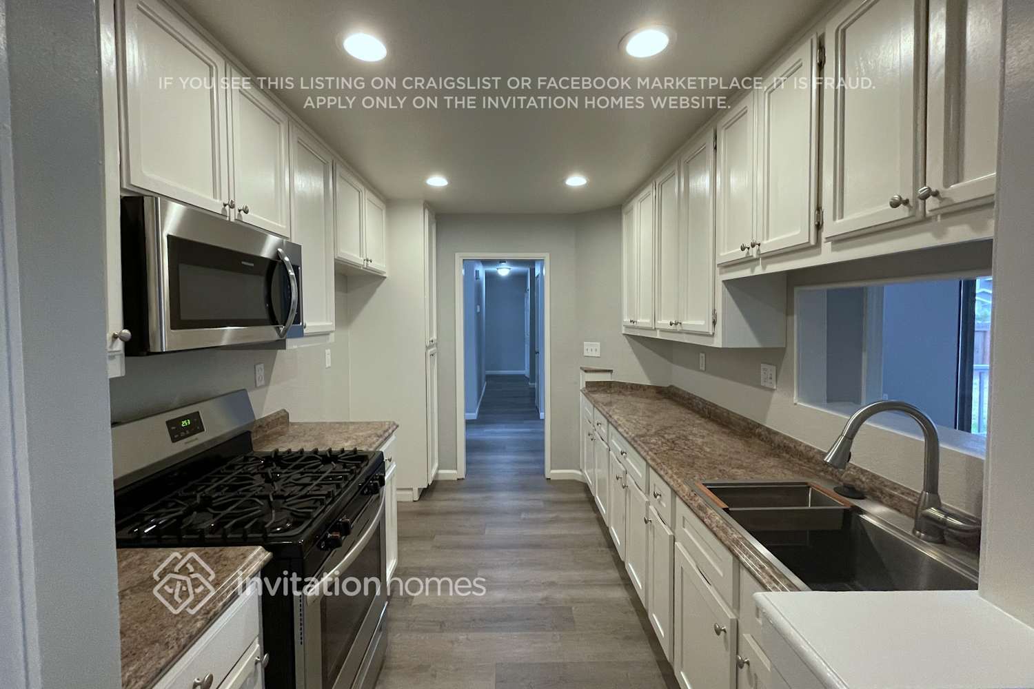 Building Photo - 2522 Mankas Blvd