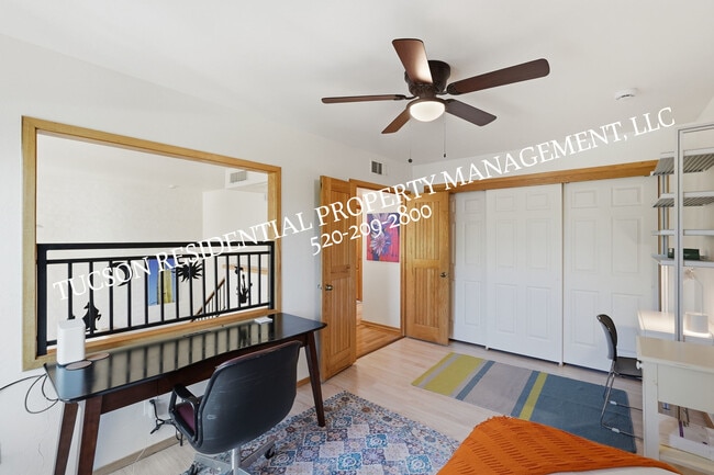 Building Photo - 2824 E Sierra Vista Rd