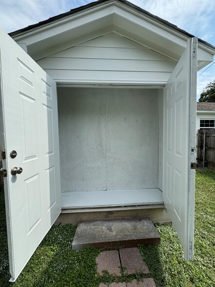 Building Photo - 10135 Kilarney Dr